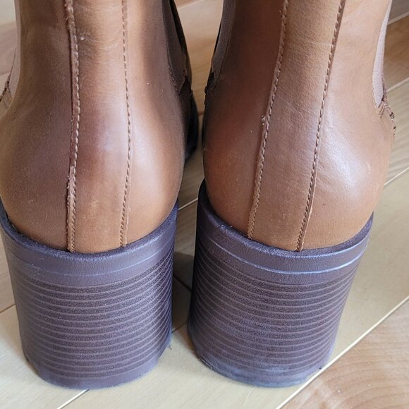 SOLD - Leather Chelsea Boot - Picture 10 of 12